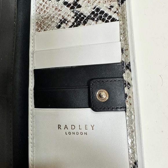 Authentic Radley London Wallet - Picture 6 of 7